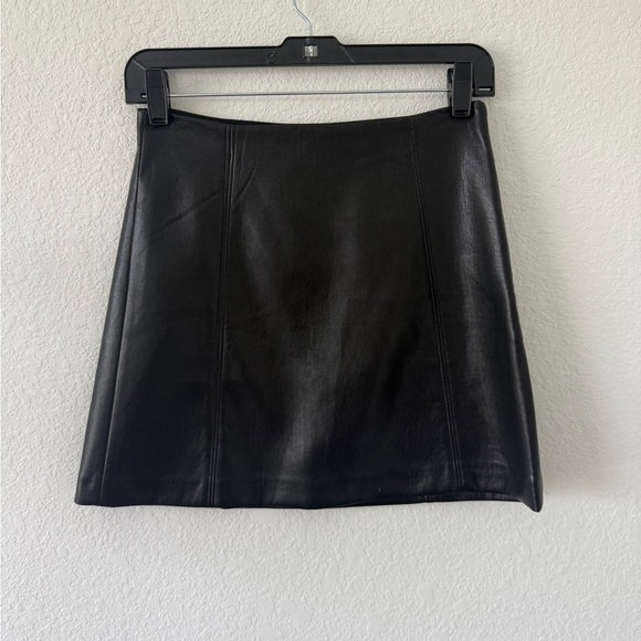 Babaton Black A-Line Mini Skirt for Night Out - Picture 1 of 7